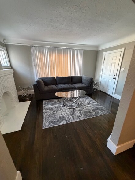 Building Photo - 8327 Northlawn St