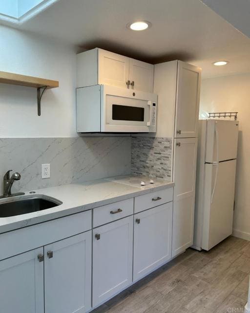 Building Photo - 142 E Glaucus St