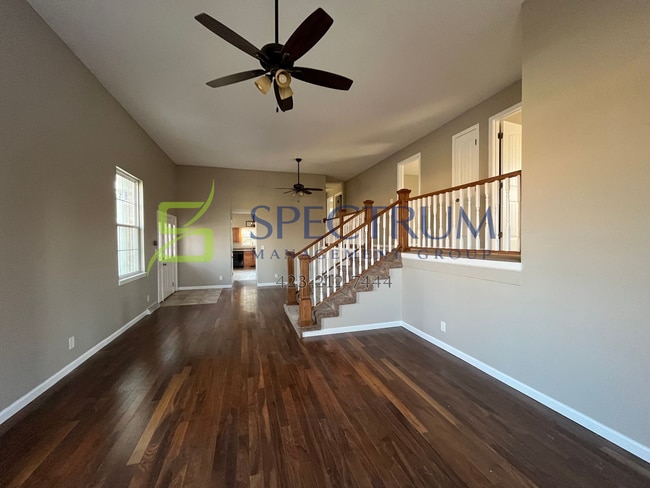 Building Photo - 3 Bedroom 2.5 Bath Single Family Home