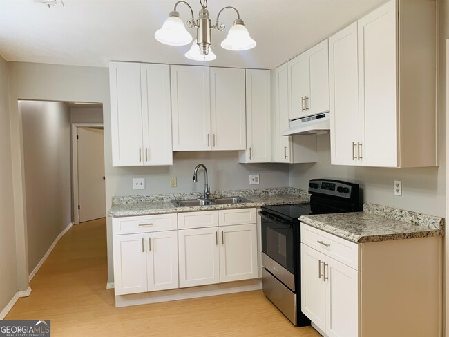 Building Photo - 7 Burdette Pl