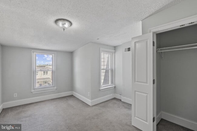 Building Photo - 250 S Highland Ave