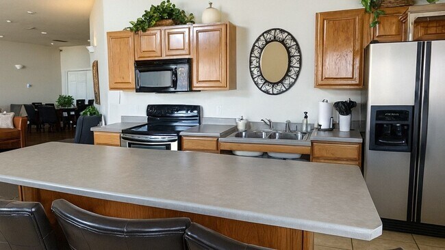 Building Photo - Diamond Valley Apartments