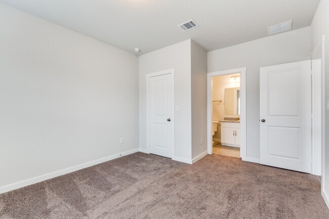Building Photo - 2618 Suncadia Ln