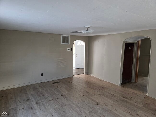 Building Photo - 385 Morningside Dr