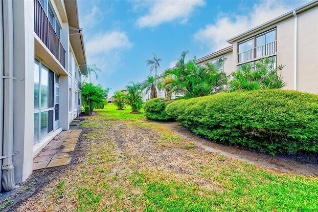 Building Photo - 10280 Imperial Point Dr W