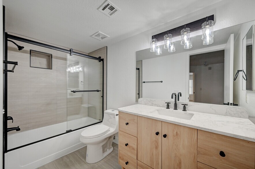 Building Photo - 2300 E Silverado Ranch Blvd