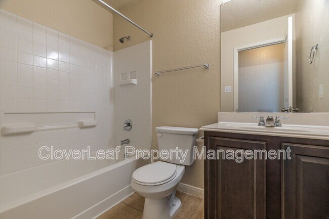 Building Photo - 5167 Top Ridge Ln