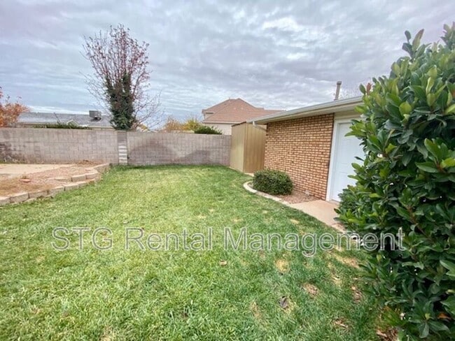 Building Photo - 1697 Stucki Dr