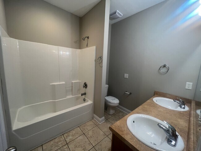 Building Photo - 104 Bull Bay Dr