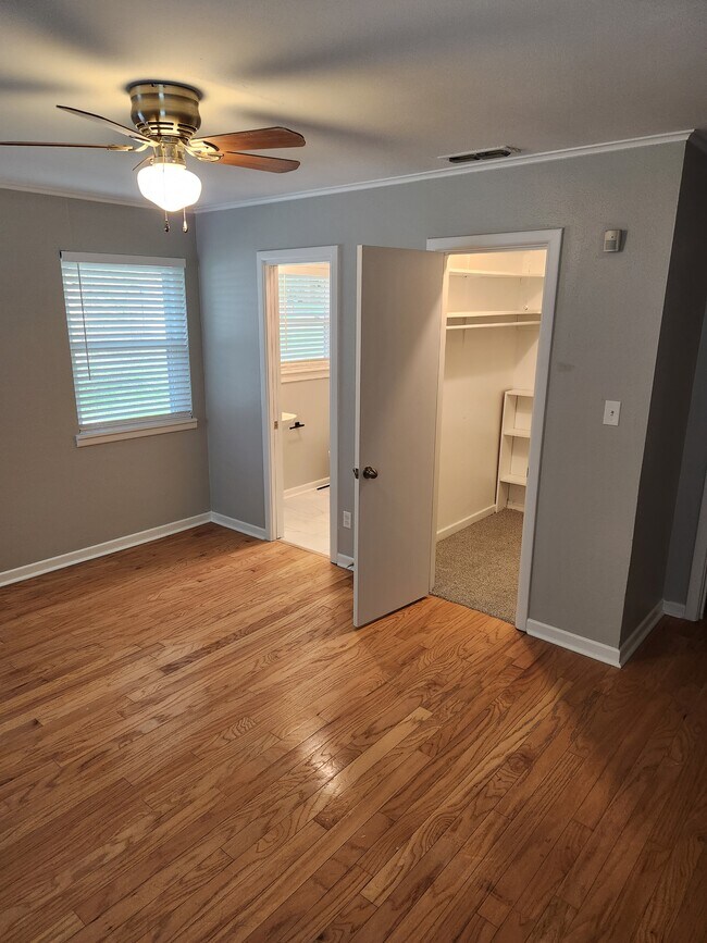 Building Photo - 3114 Tanglewood Dr
