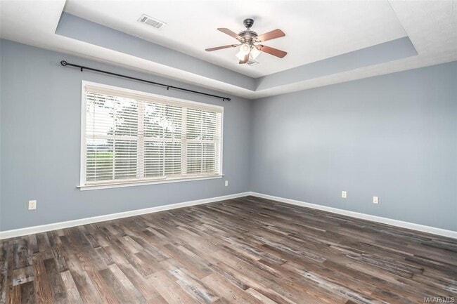 Building Photo - 9025 Saw Tooth Loop