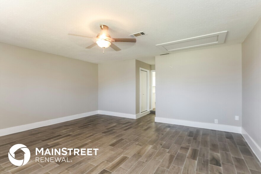 Building Photo - 6230 Hott Springs Dr
