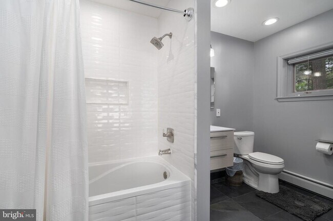 Building Photo - 10913 Mariner Dr