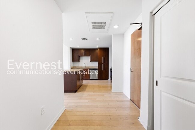 Building Photo - 1-Bed/1-Bath Condo with Pool, Spa, and Fitness Center!/Available Now!