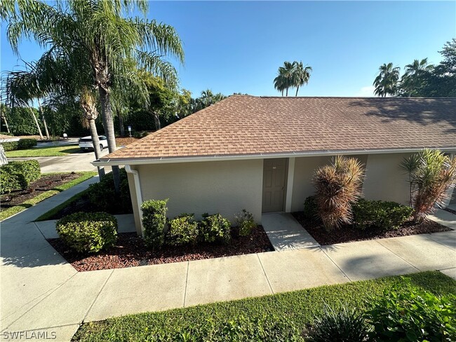 Building Photo - 10210 Washingtonia Palm Way