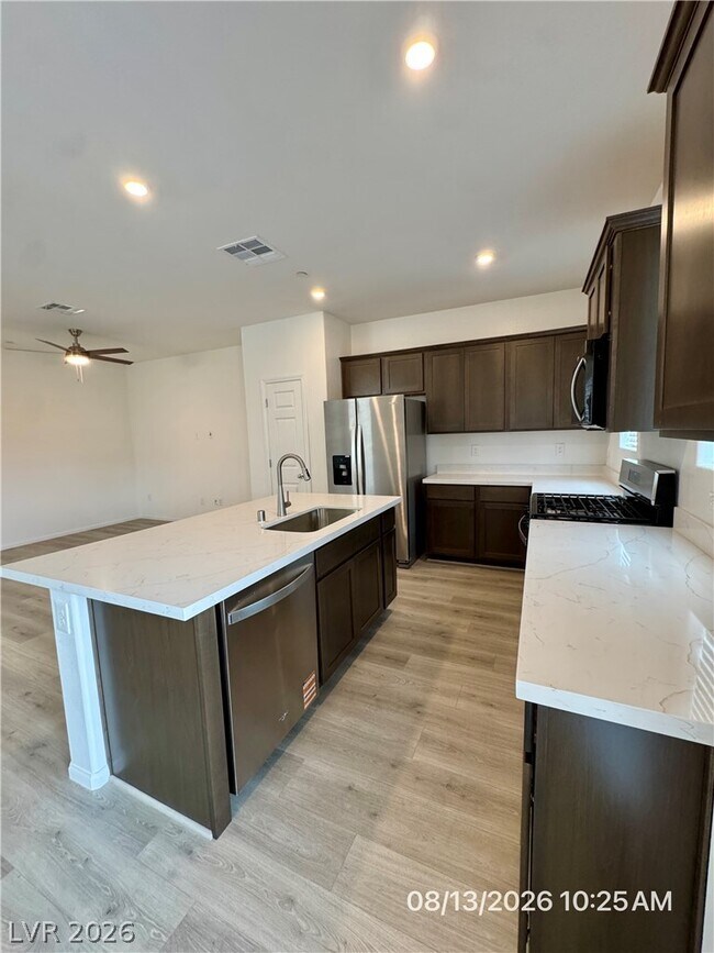 Building Photo - 630 Bellus Pl