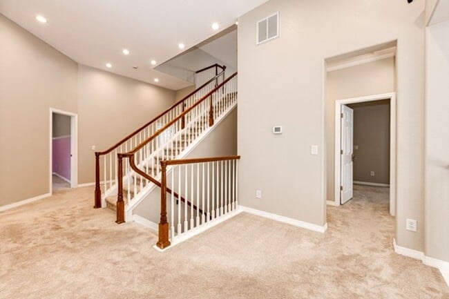 Building Photo - Beautiful 5bd 4ba single family home for rent in desirable Highlands Ranch CO 80103