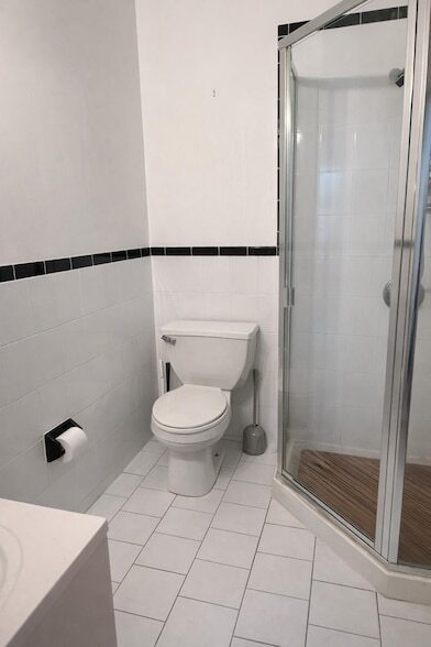 Building Photo - 163 Christopher Columbus Dr