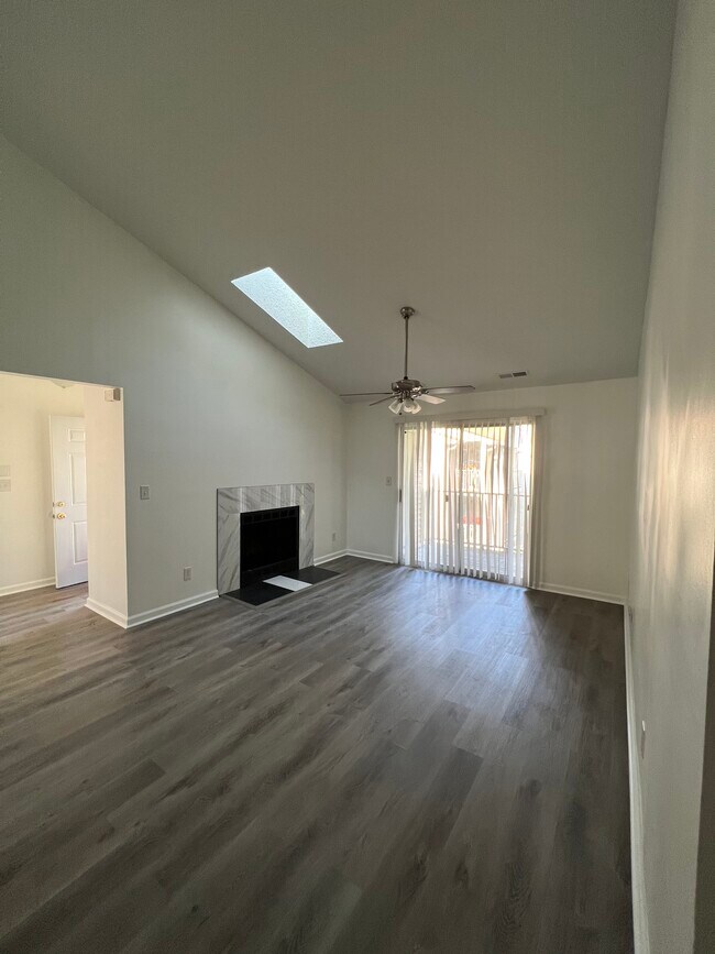 Building Photo - 539 Pineland Cir