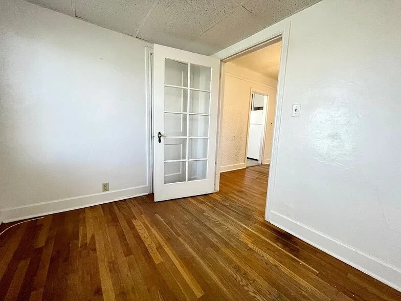 Bedroom 3 - 822 E Whitton Ave