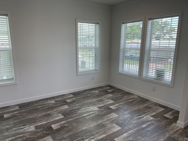 Building Photo - 5715 Blue Harbor Dr