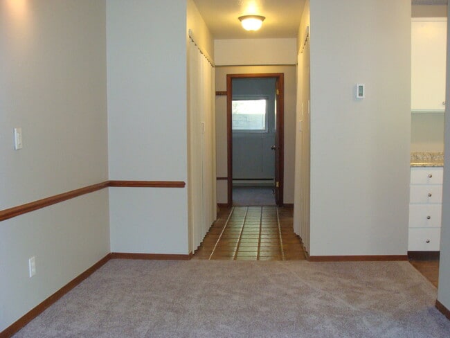 Building Photo - 414 W Beaver Creek Blvd