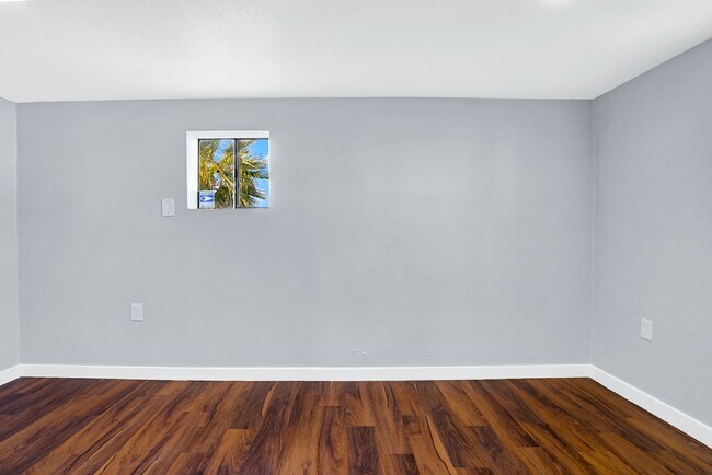 Building Photo - Central 1 Bedroom 1 Bath