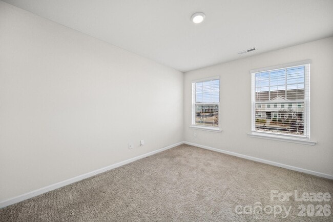 Building Photo - 410 Kenwood Vw