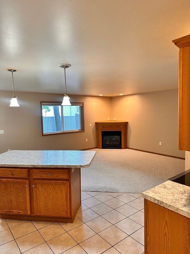 Building Photo - 3566-3572 East Meadows Place