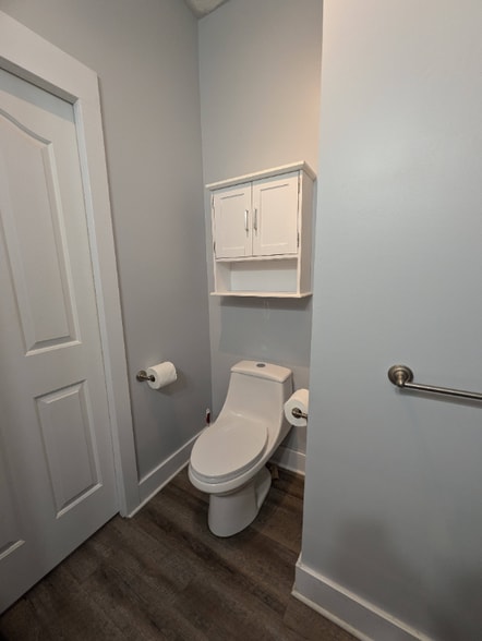 Building Photo - 307 Lincoln St