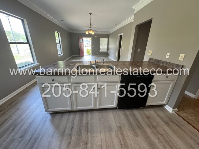 Building Photo - Calera