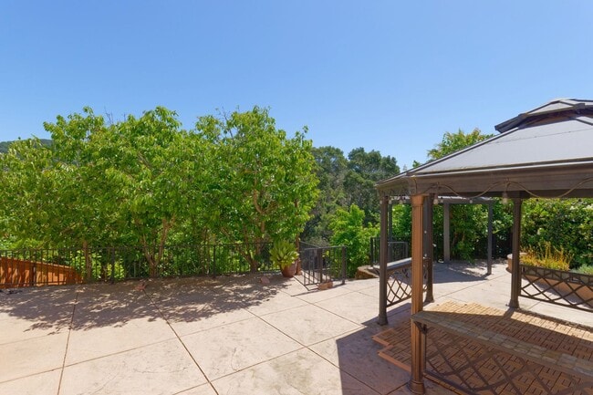 Building Photo - 1012 Trailside Dr
