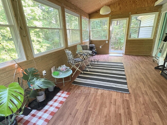 Building Photo - 21 Countryside Dr