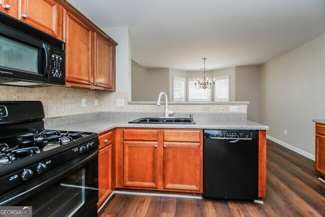 Building Photo - 137 Highland Falls Dr