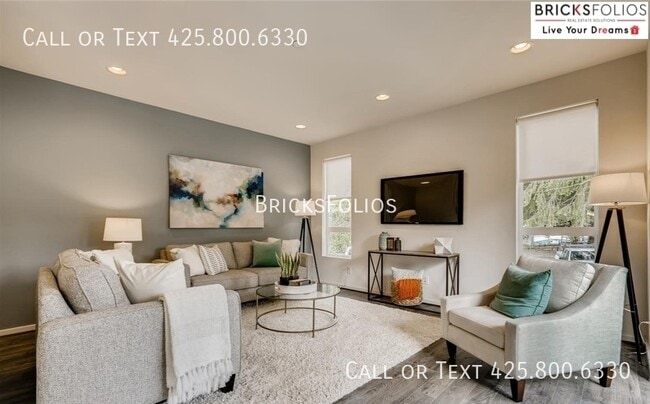 Building Photo - Ready to Experience Luxurious Living in Ly...