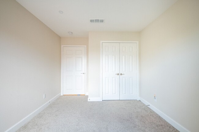 Building Photo - Lovely Home in Chino Valley Unified School...