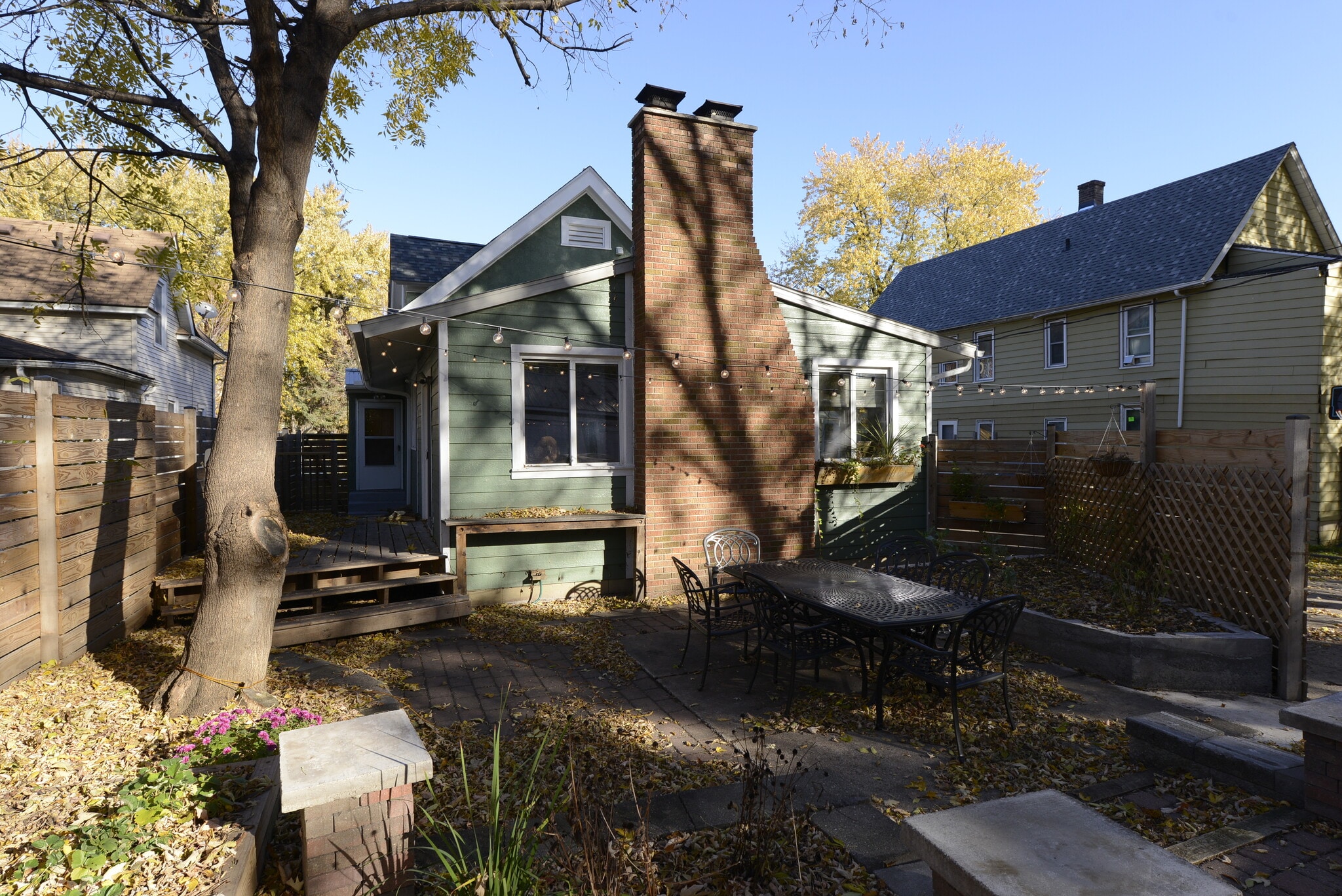 Building Photo - 266 King St W