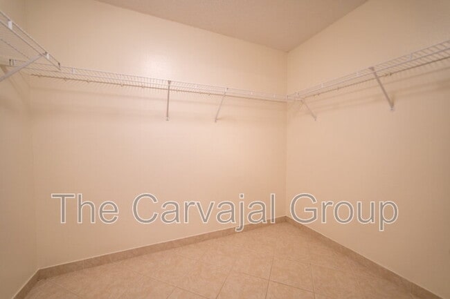 Building Photo - 1215 Kempton Chase Pkwy