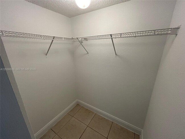 Building Photo - 4205 N University Dr