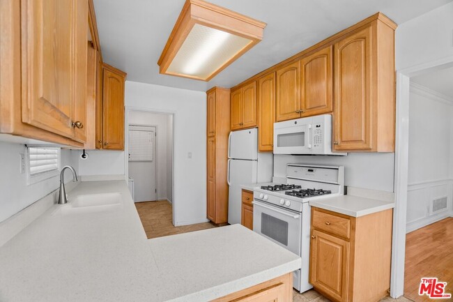 Building Photo - 1918 Prosser Ave