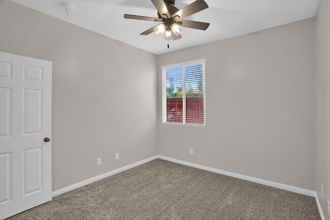 Building Photo - 409 Sutro Ct