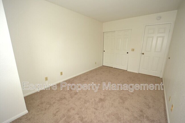 Building Photo - 1610 Oneida Pl