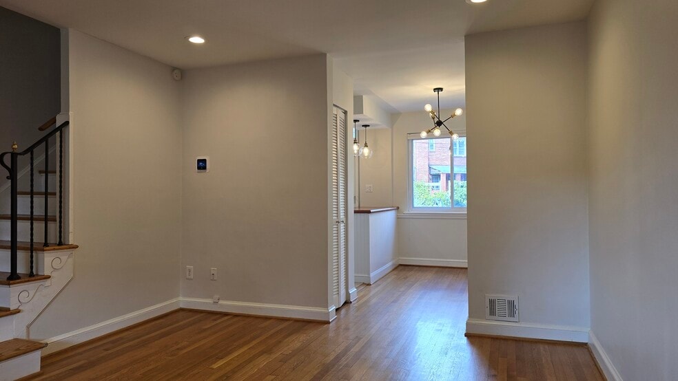 Building Photo - 136 Wesmond Dr