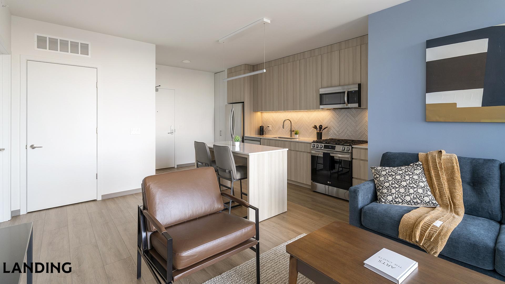 Building Photo - 513 S Damen Ave