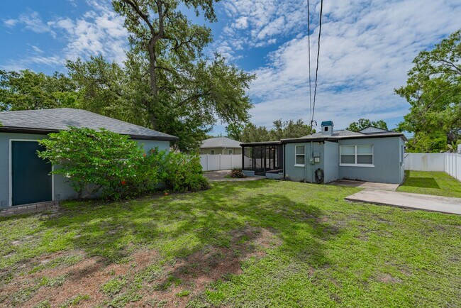 Building Photo - Charming Riverside Heights Rental – Update...