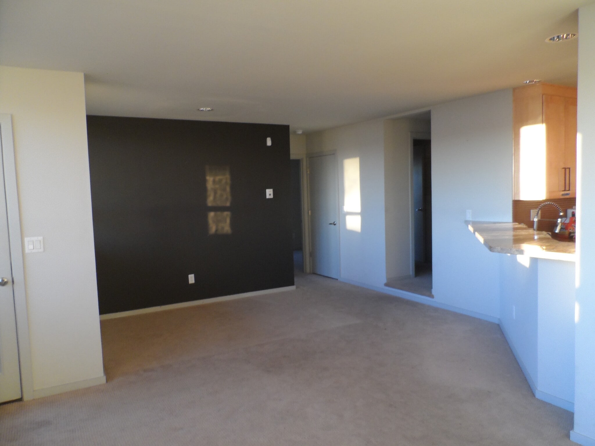 looking toward bedrooms - 335 Lakeside Ave S