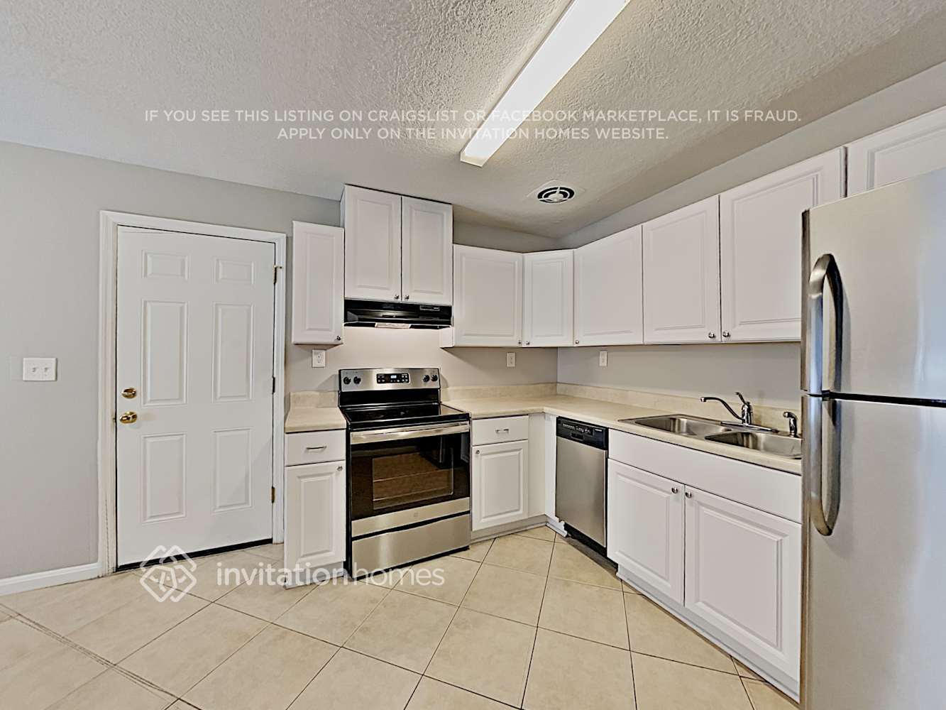 Building Photo - 429 7th St N