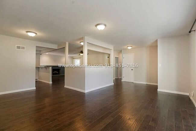 Building Photo - Fantastic four-bedroom ranch in the heart ...