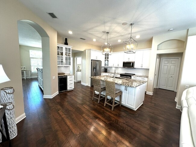 Building Photo - Furnished Six Month Rental - Gorgeous 3/2/2 Pool/Spa Home Tierra Verde