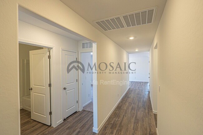 Building Photo - 1445 Jaycie Dr